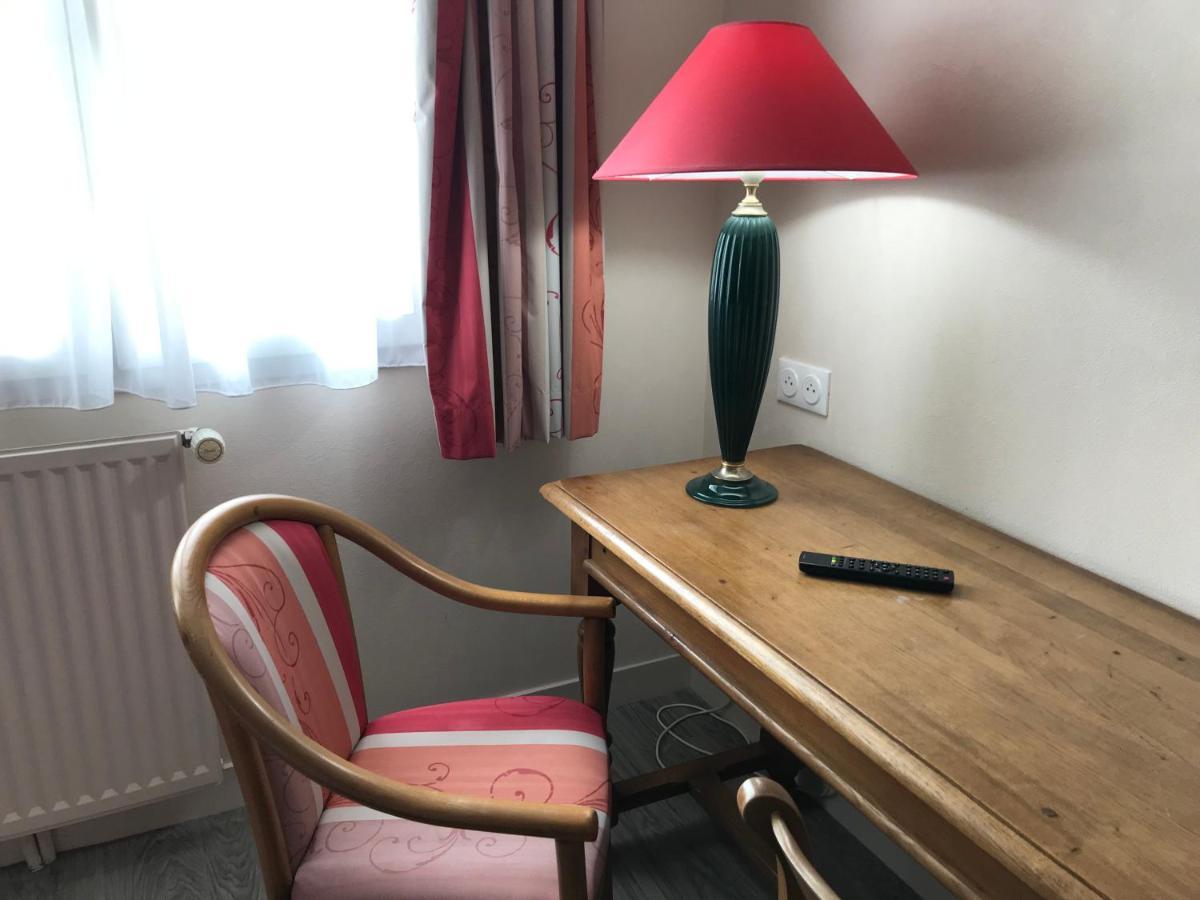 Logis La Villa Des Houx Aumale Экстерьер фото
