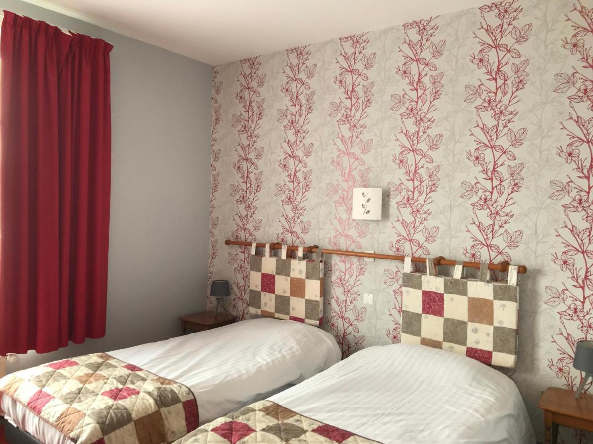 Logis La Villa Des Houx Aumale Экстерьер фото