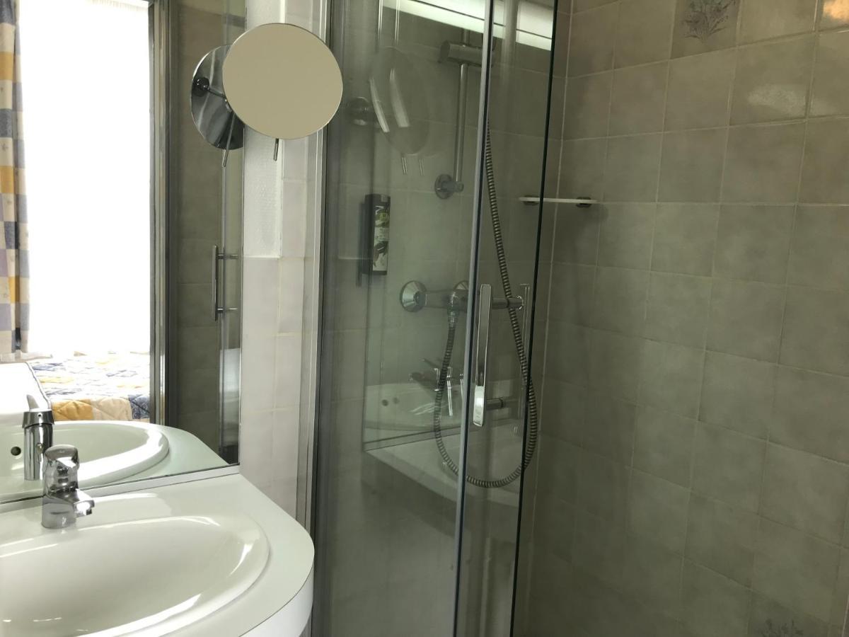 Logis La Villa Des Houx Aumale Экстерьер фото